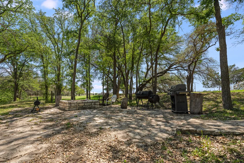 3680 County Road 245 Florence, TX 76527