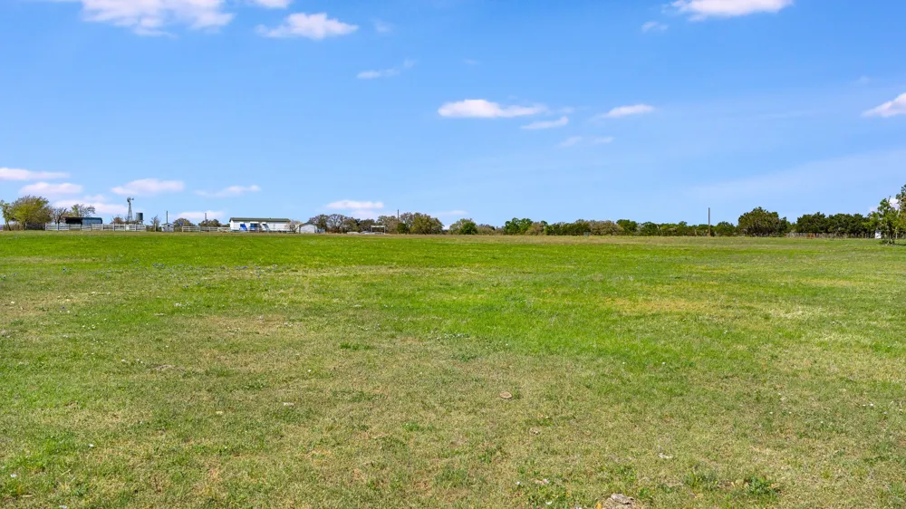 3680 County Road 245 Florence, TX 76527