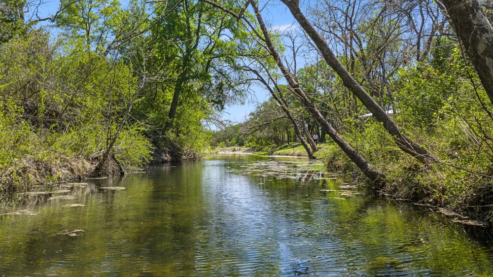 3680 County Road 245 Florence, TX 76527