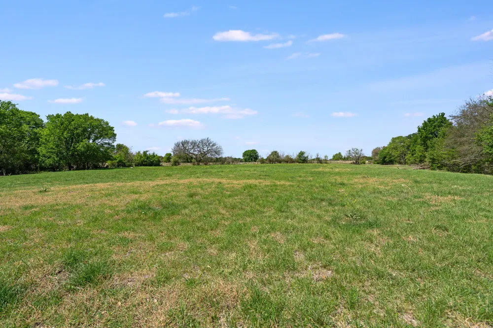 3680 County Road 245 Florence, TX 76527