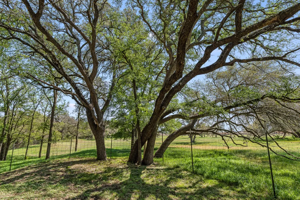 3680 County Road 245 Florence, TX 76527