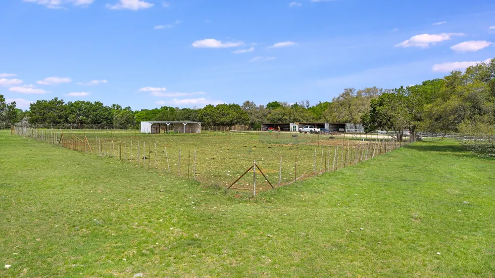 3680 County Road 245 Florence, TX 76527