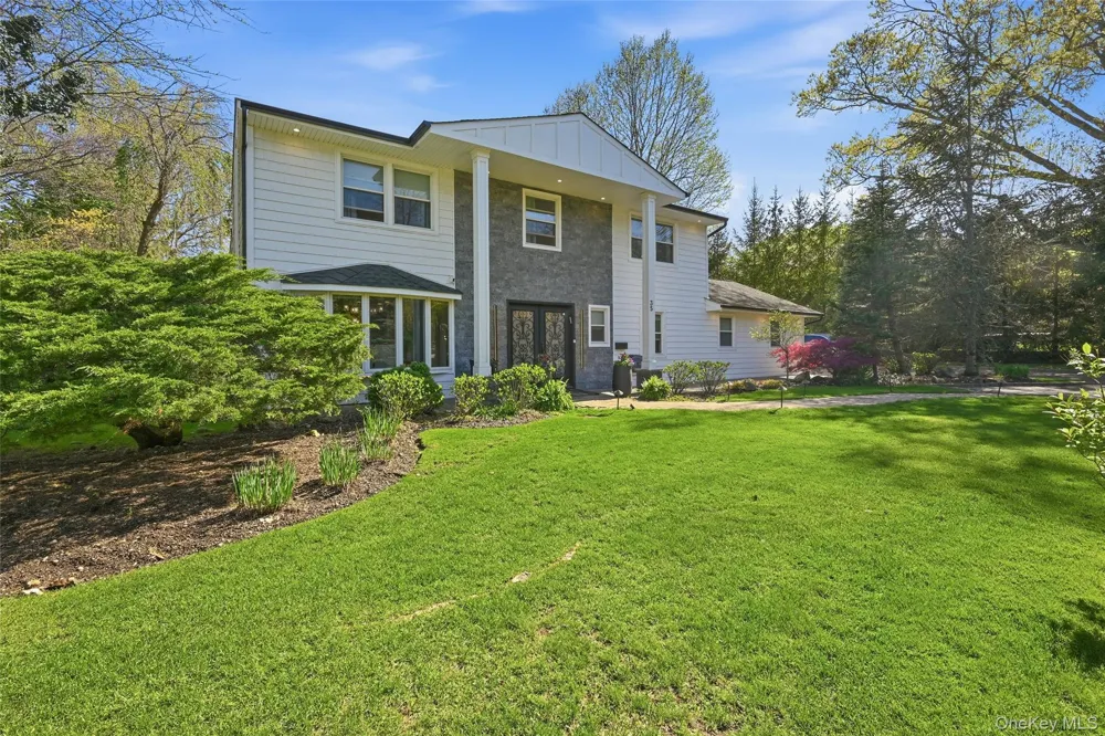 35 Elm Drive East Hills, NY 11576