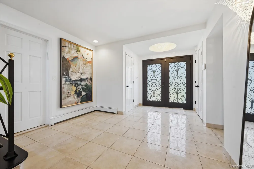 35 Elm Drive East Hills, NY 11576