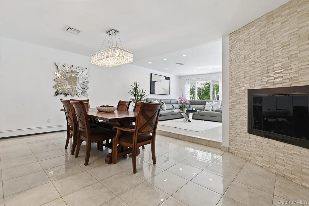 35 Elm Drive East Hills, NY 11576