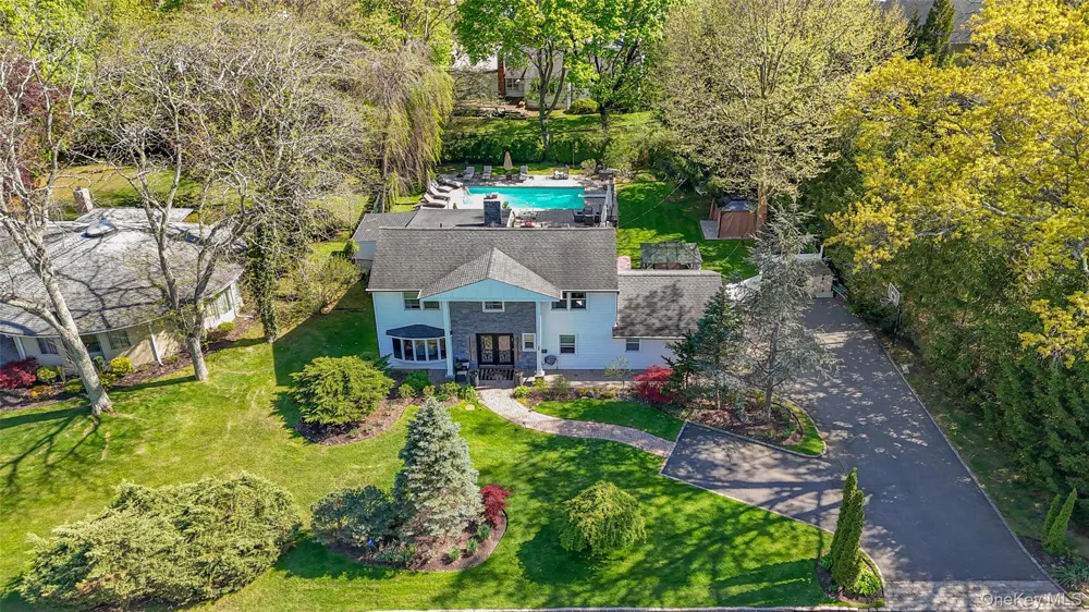 35 Elm Drive East Hills, NY 11576
