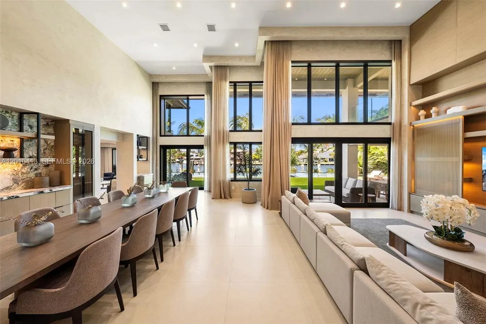 110 Holiday Dr Hallandale Beach, FL 33009
