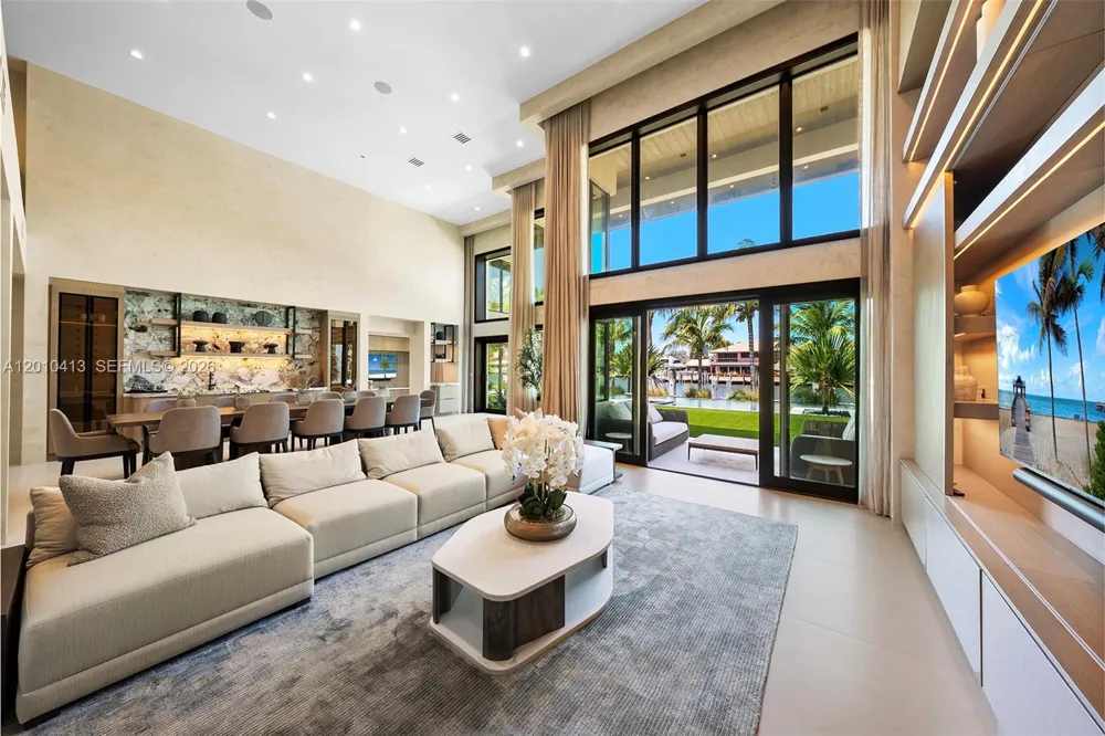 110 Holiday Dr Hallandale Beach, FL 33009