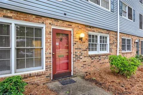 611 Gunston Court #B