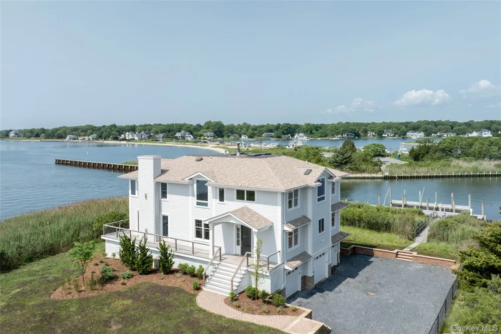7 Convent Lane Center Moriches, NY 11934
