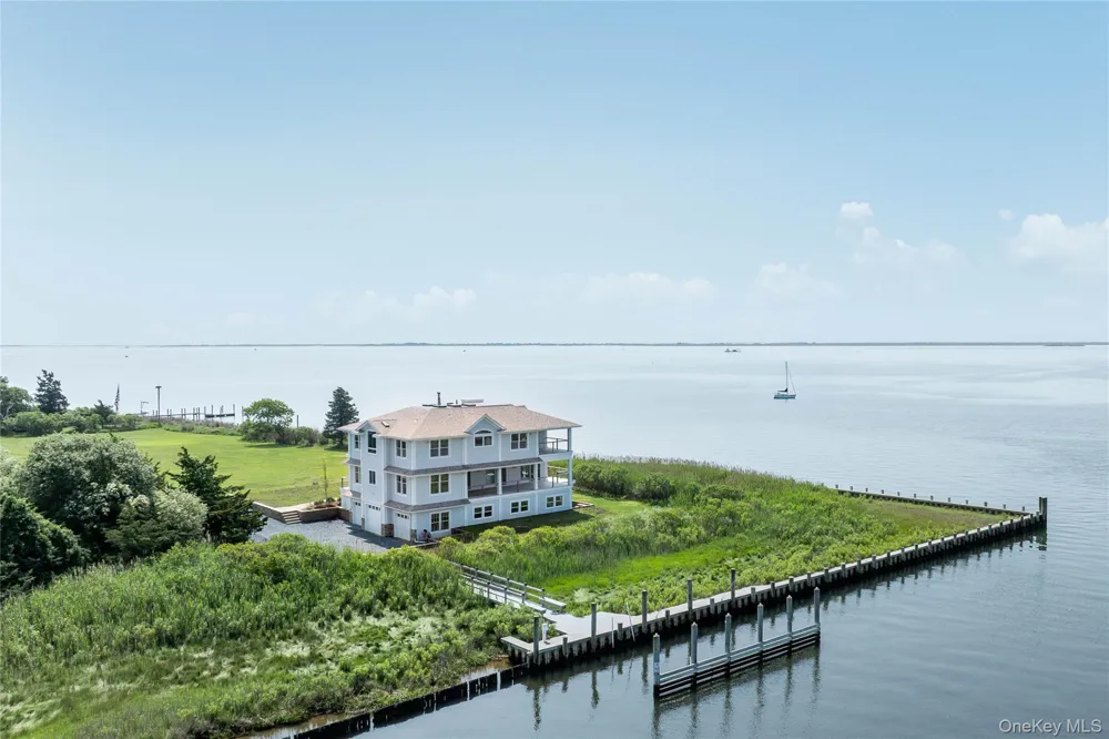 7 Convent Lane Center Moriches, NY 11934