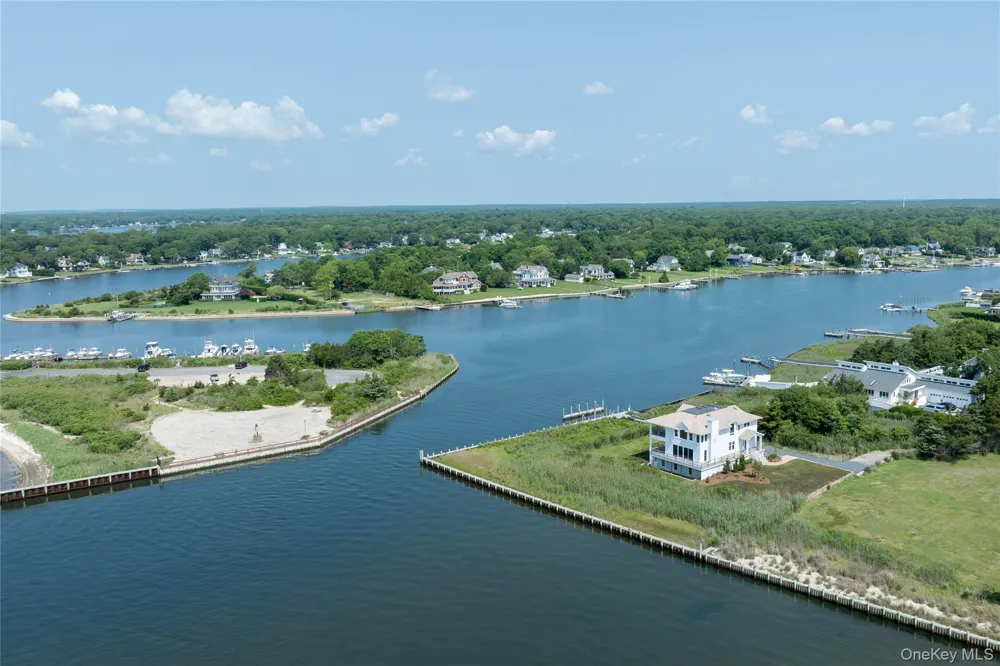 7 Convent Lane Center Moriches, NY 11934