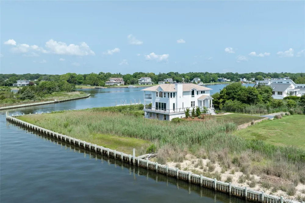 7 Convent Lane Center Moriches, NY 11934
