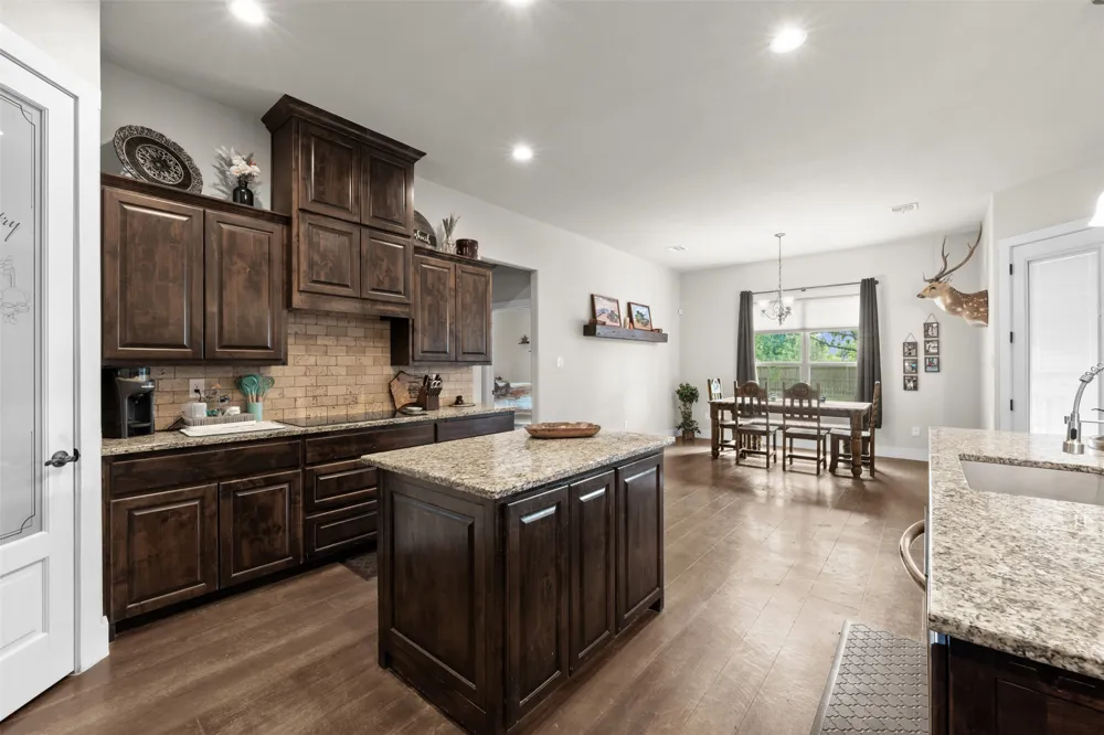 1006 Deer Crossing Salado, TX 76571