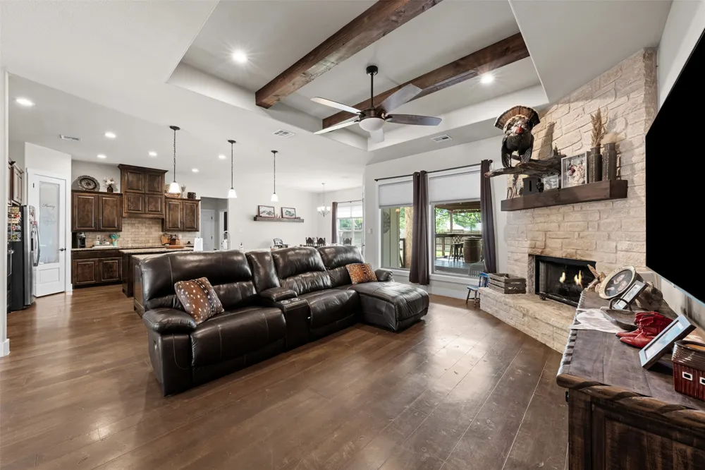 1006 Deer Crossing Salado, TX 76571