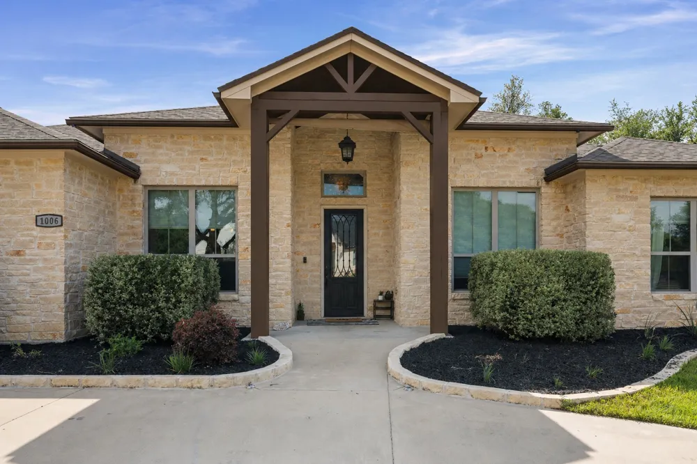 1006 Deer Crossing Salado, TX 76571