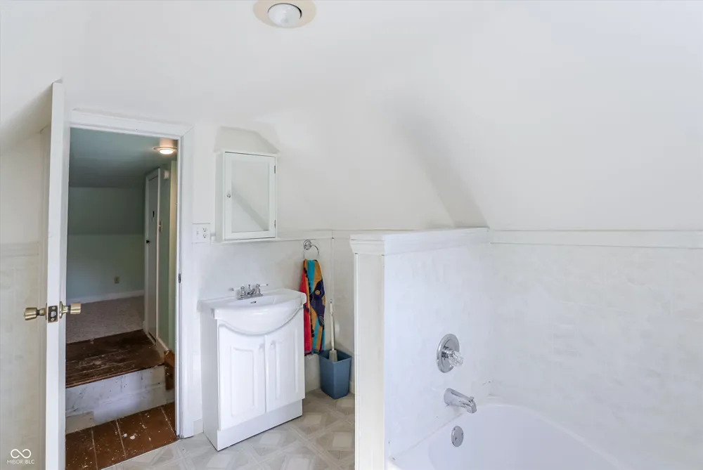 9184 S Geneva Main Street Flat Rock, IN 47234