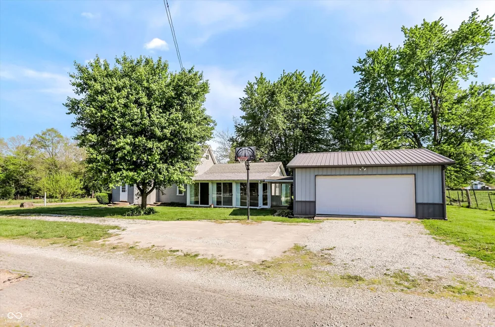 9184 S Geneva Main Street Flat Rock, IN 47234