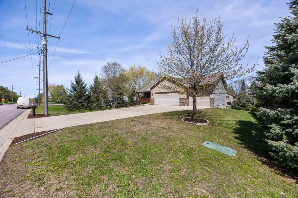 920 W State Street Belle Plaine, MN 56011
