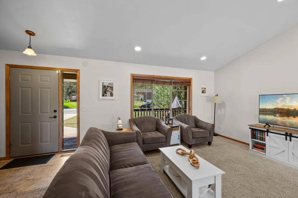 920 W State Street Belle Plaine, MN 56011