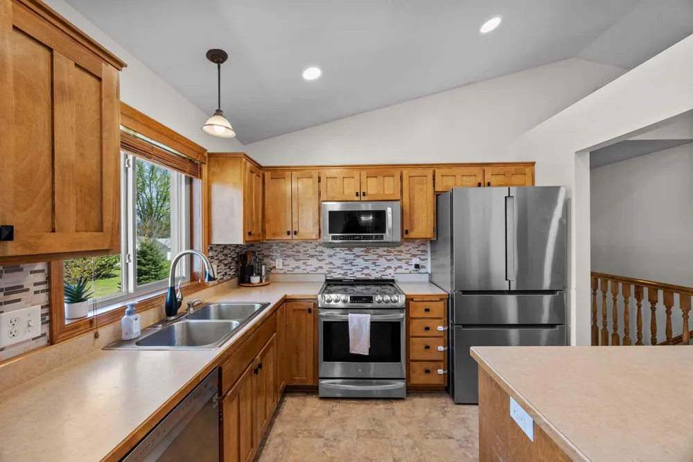 920 W State Street Belle Plaine, MN 56011