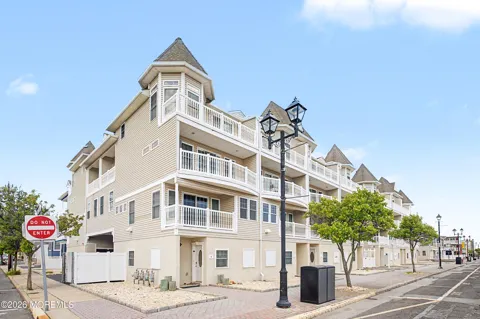 1301 Boulevard #10