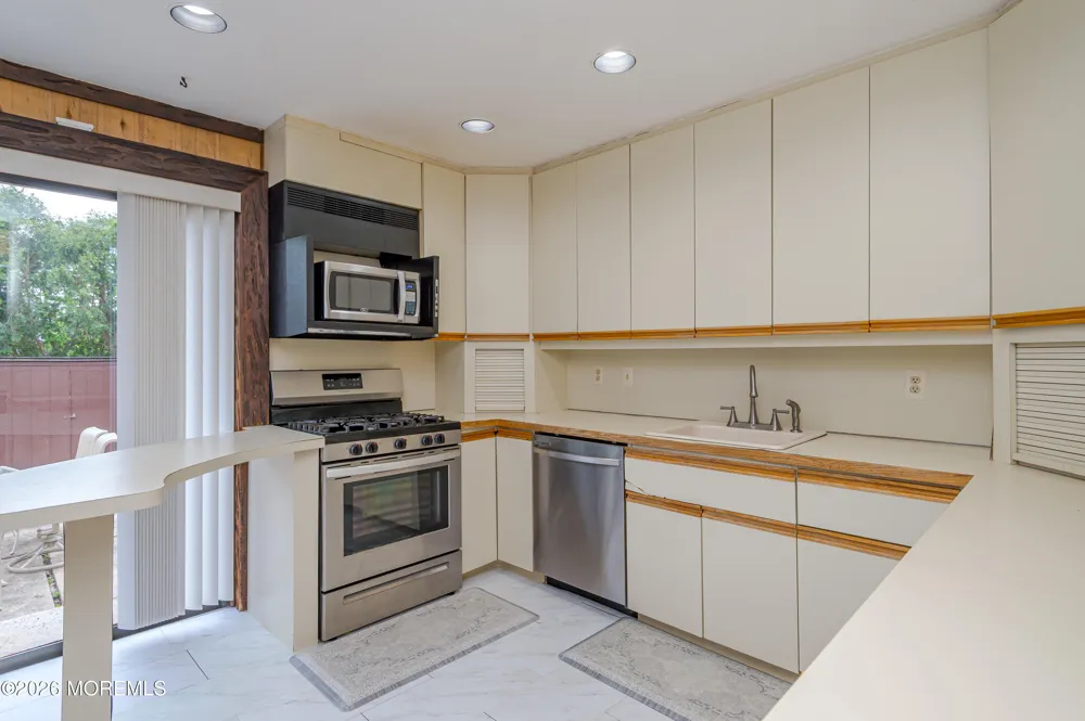 336 Bolton Road East Windsor, NJ 08520
