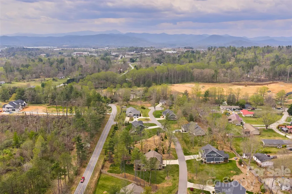 21 Wood Path Lane Arden, NC 28704