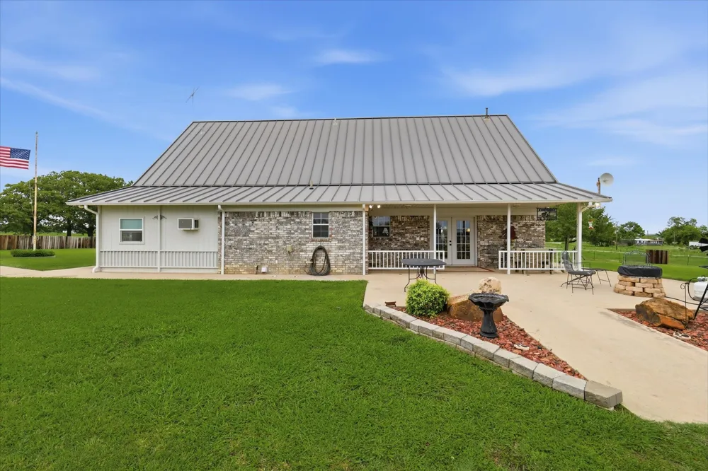 421 County Road 3342 Paradise, TX 76073