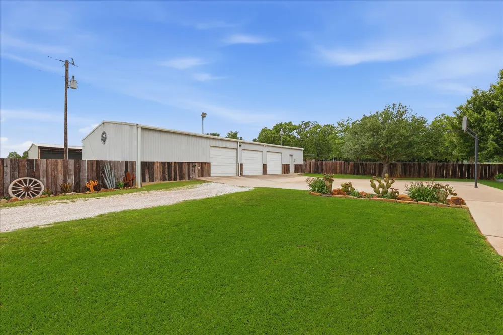 421 County Road 3342 Paradise, TX 76073
