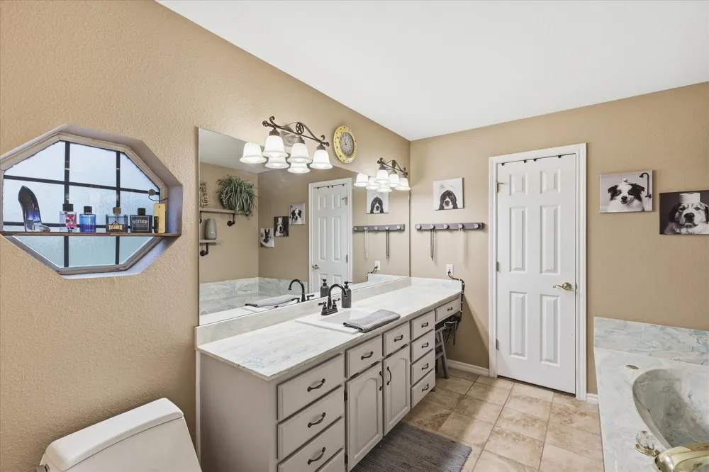 421 County Road 3342 Paradise, TX 76073
