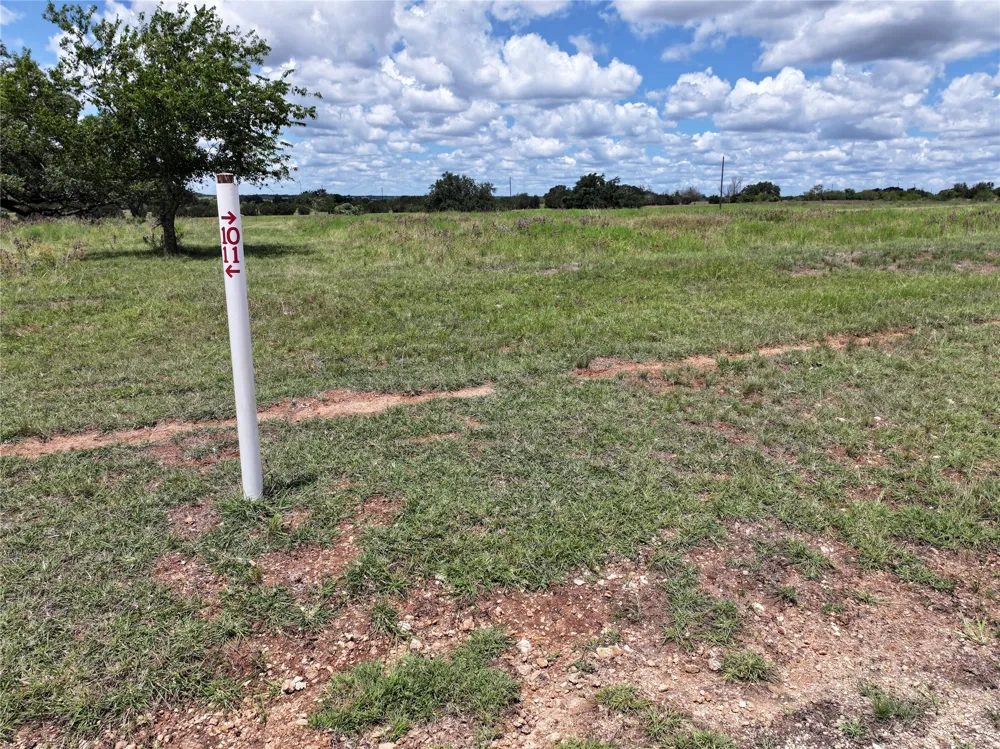 10 Floyd's Run Street Bertram, TX 78605