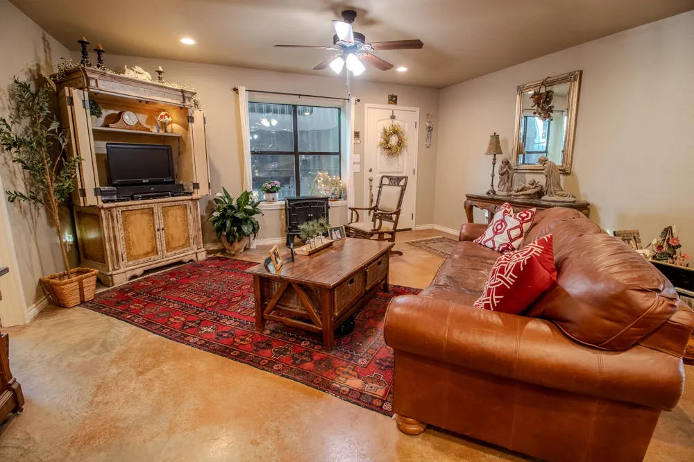 587 County Road 105 Hamilton, TX 76531
