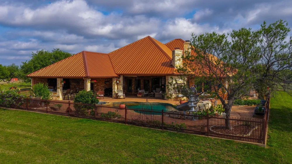 587 County Road 105 Hamilton, TX 76531