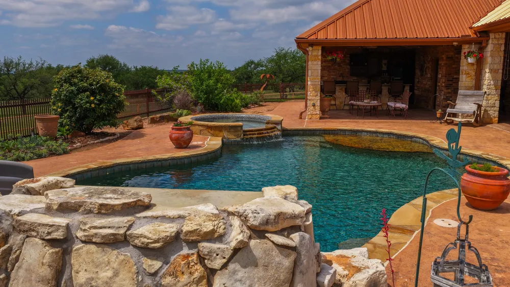 587 County Road 105 Hamilton, TX 76531