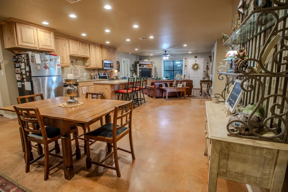 587 County Road 105 Hamilton, TX 76531