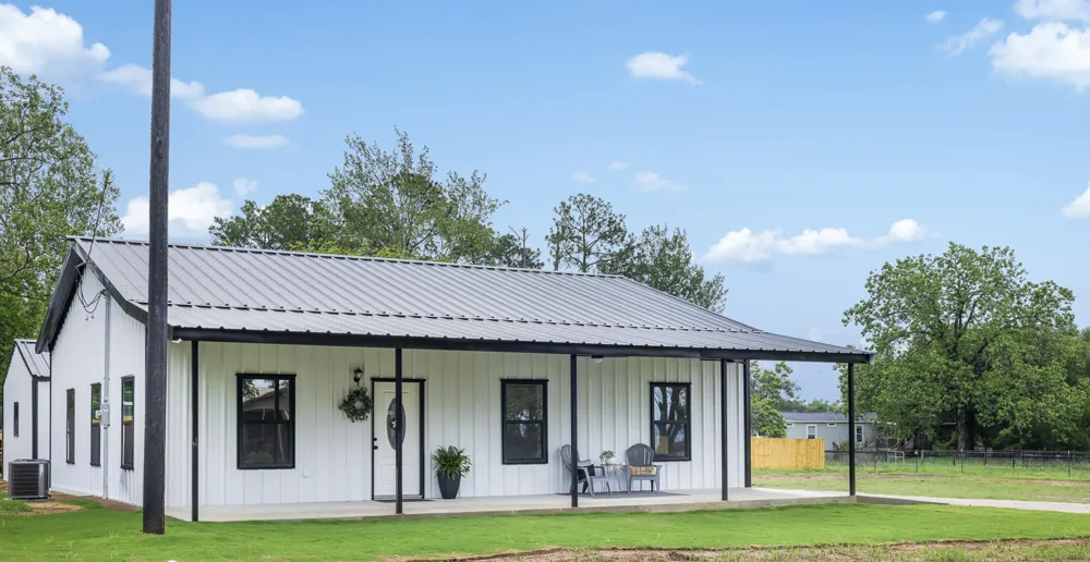 1110 Caldwell Lexington, TX 78947