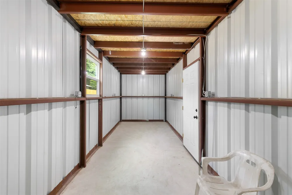 1110 Caldwell Lexington, TX 78947