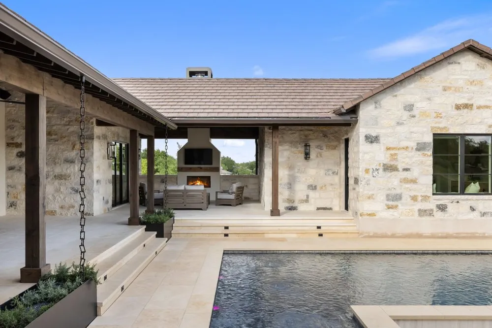 27031 Haynie Flat Road Spicewood, TX 78669