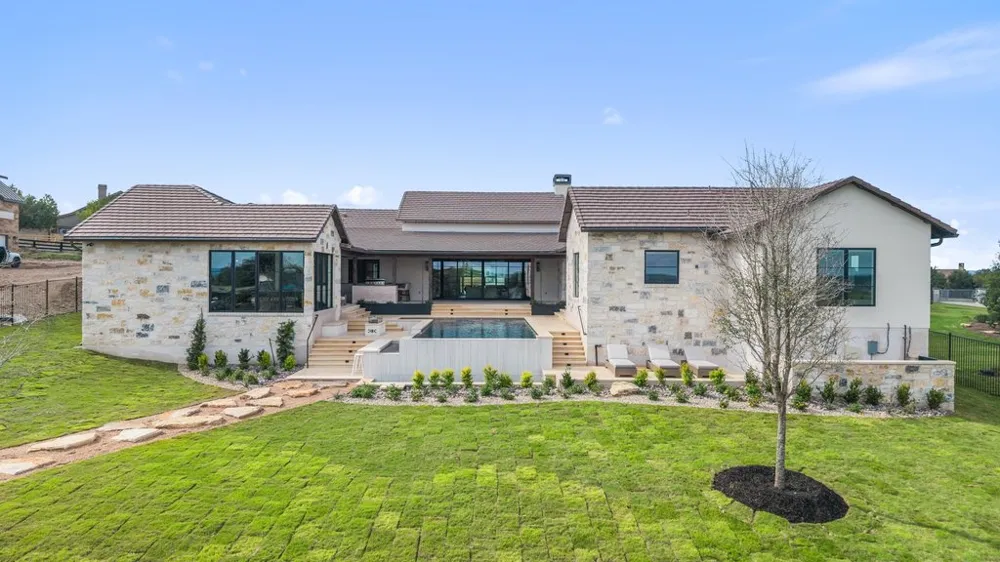 27031 Haynie Flat Road Spicewood, TX 78669
