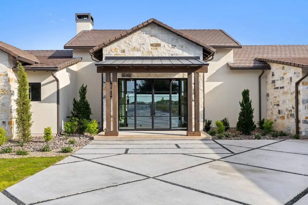 27031 Haynie Flat Road Spicewood, TX 78669