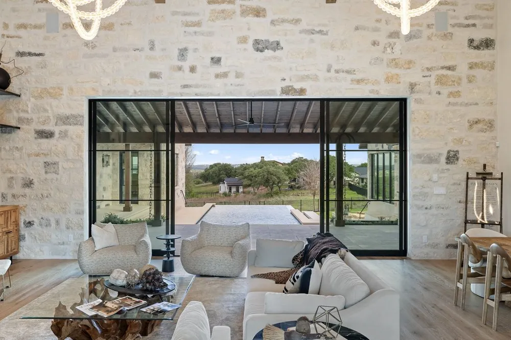 27031 Haynie Flat Road Spicewood, TX 78669