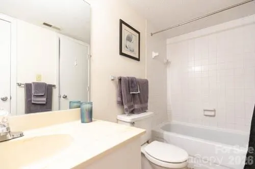 1050 21st Avenue Avenue NW #90 Hickory, NC 28604