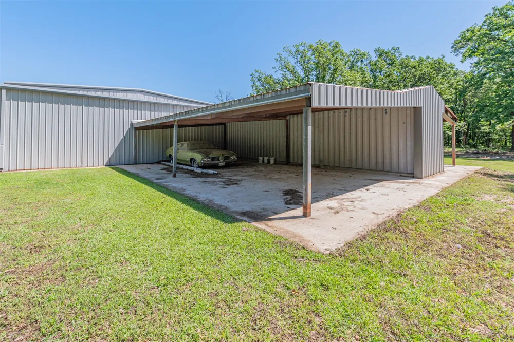 129 Rs County Road 2222 Emory, TX 75440
