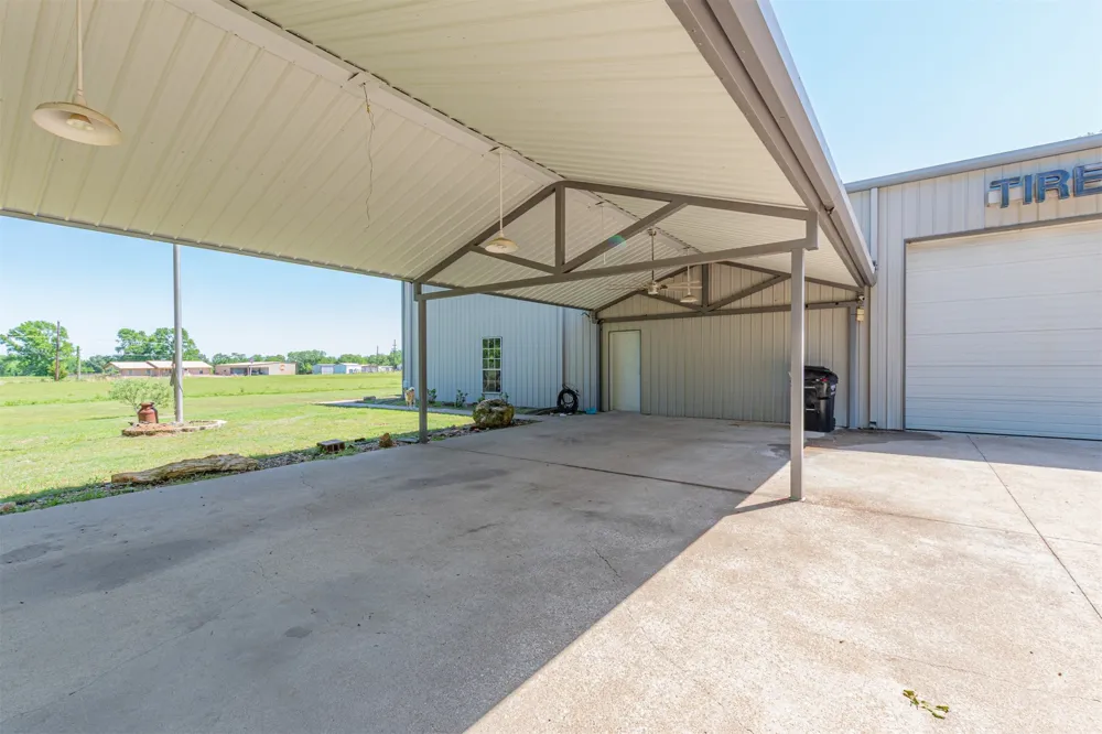 129 Rs County Road 2222 Emory, TX 75440