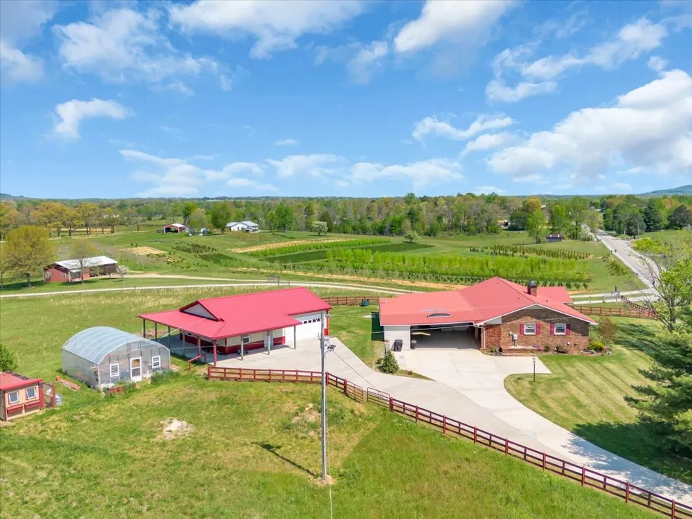 1435 Hennessee Bridge Rd Rock Island, TN 38581