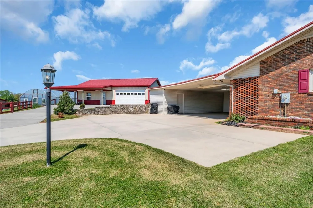 1435 Hennessee Bridge Rd Rock Island, TN 38581