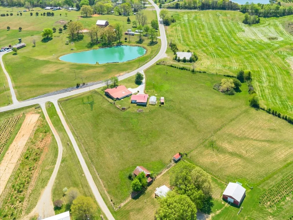1435 Hennessee Bridge Rd Rock Island, TN 38581