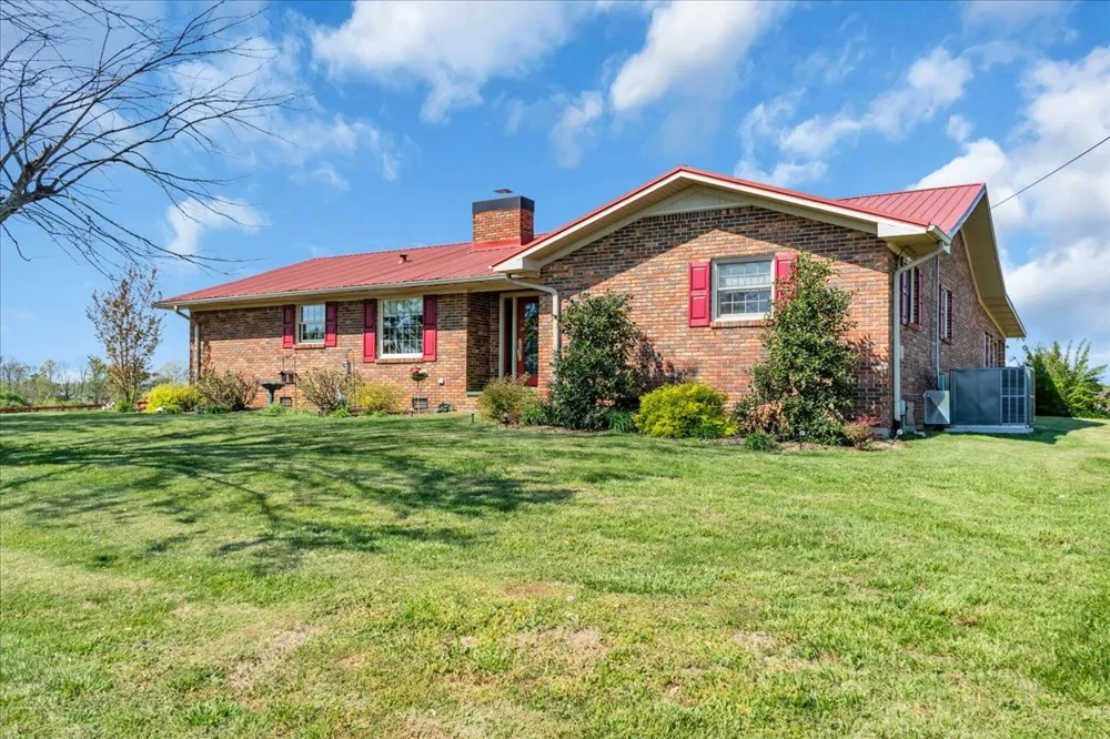 1435 Hennessee Bridge Rd Rock Island, TN 38581