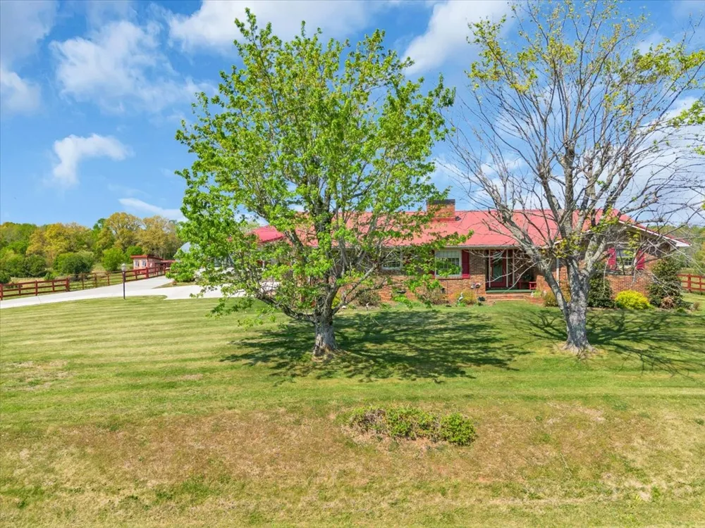 1435 Hennessee Bridge Rd Rock Island, TN 38581